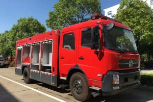 东风天锦水罐消防车