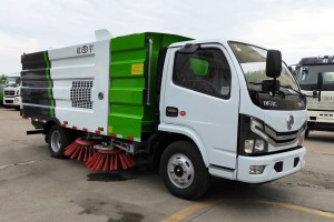 东风小多利卡扫路车